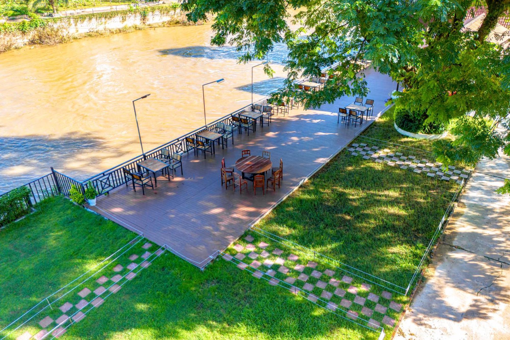 Lisha The Grand Riverside Hotel Vang Vieng Ngoại thất bức ảnh
