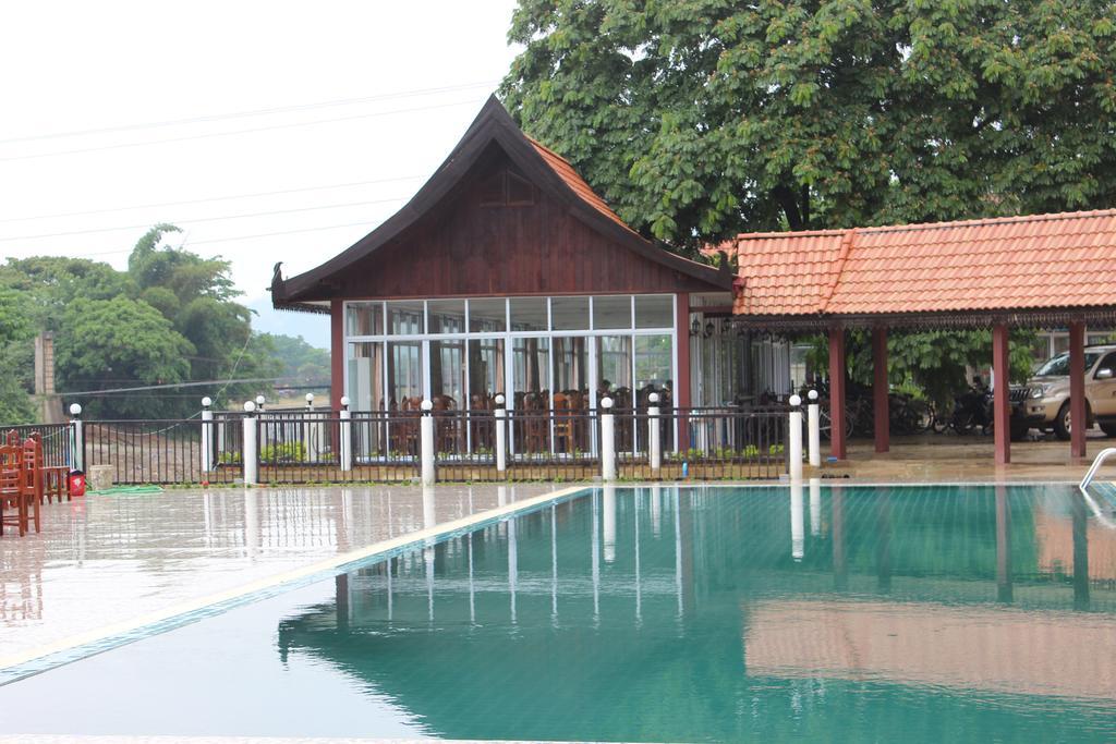 Lisha The Grand Riverside Hotel Vang Vieng Ngoại thất bức ảnh